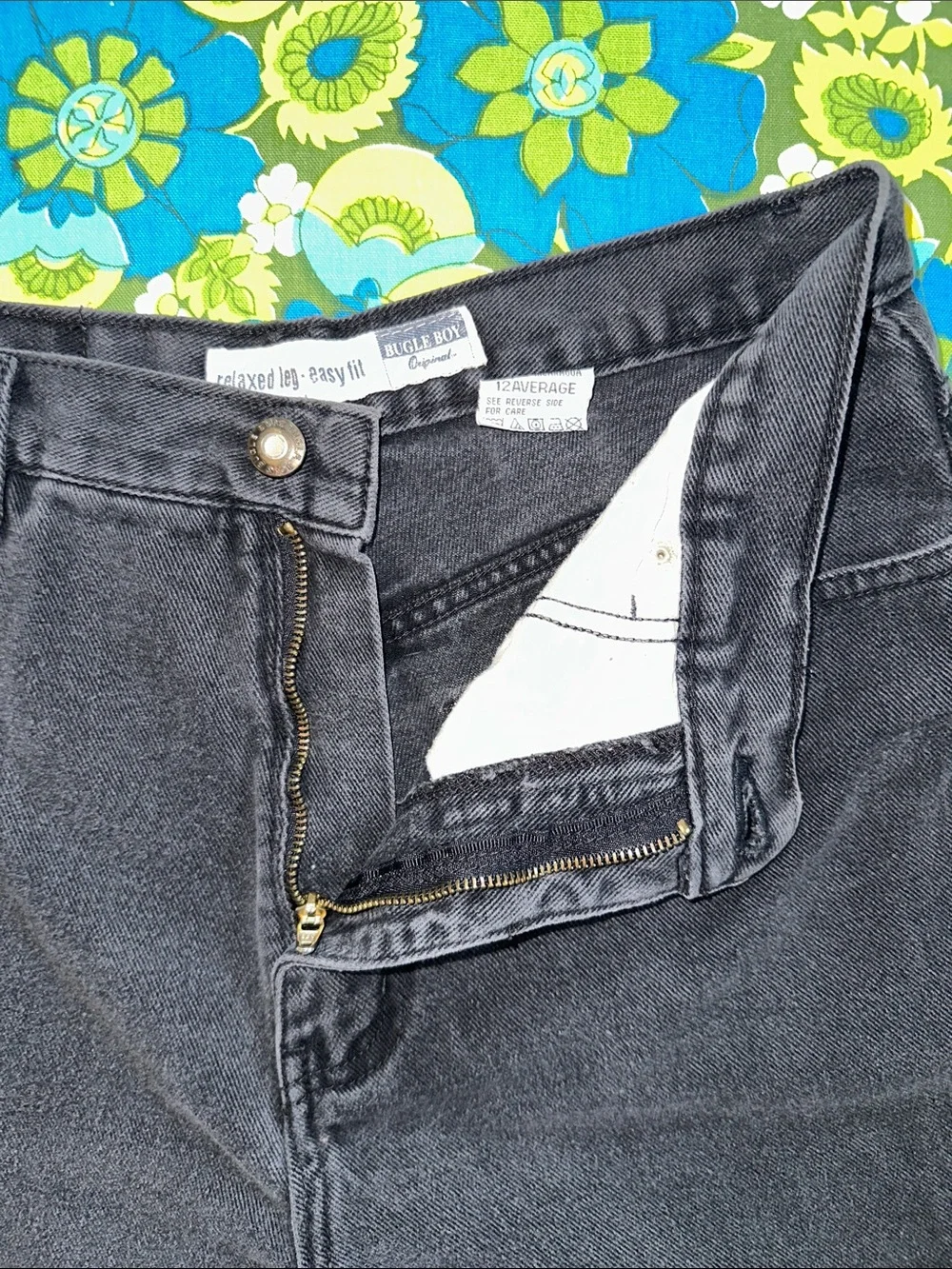 Bugle Boy y2k 90s Black High waist Denim Shorts frayed 12 paint splattered
